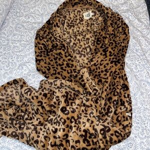 Long UGG fuzzy robe size M